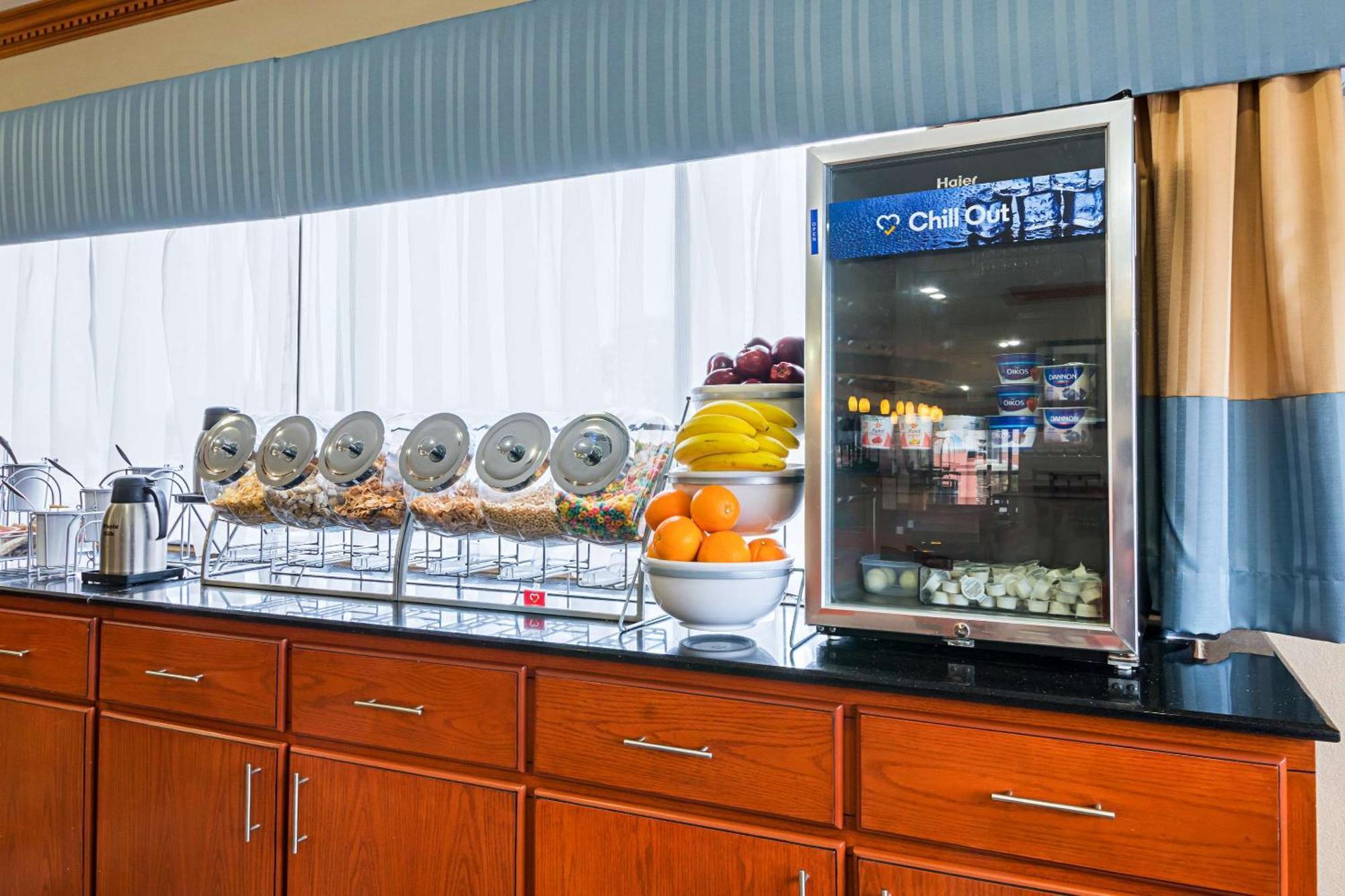 Comfort Suites Лейк Чарльз Экстерьер фото
